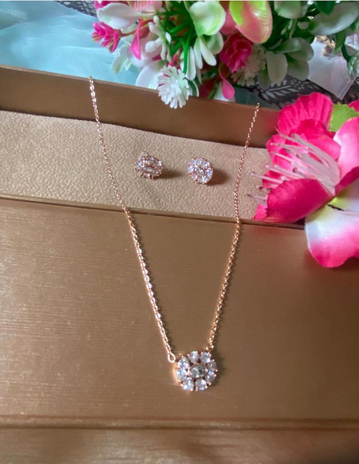 Floral Spark Pendant Set