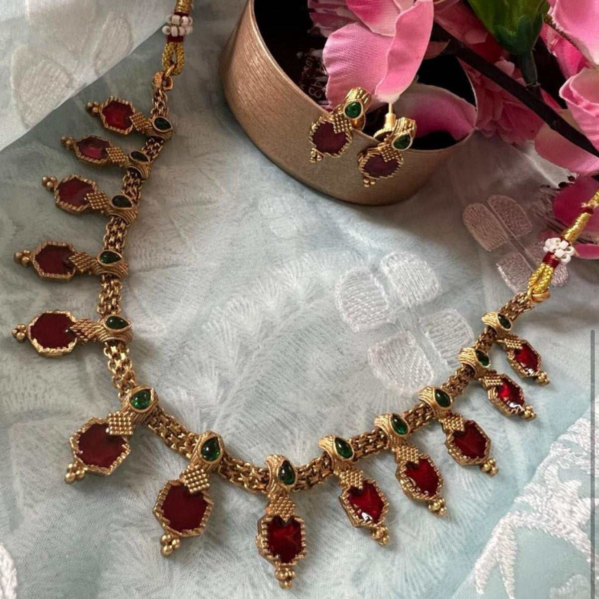 Jewels of Tradition Necklace Set