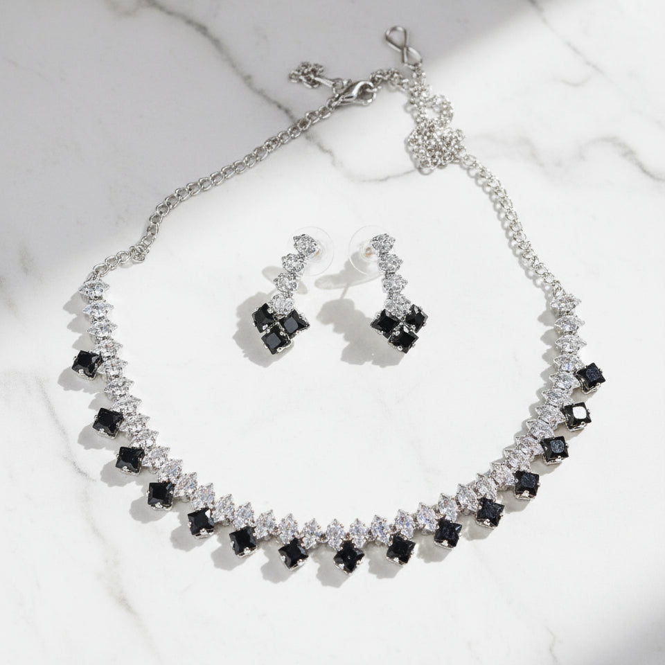 Dazzle Noir Necklace Set