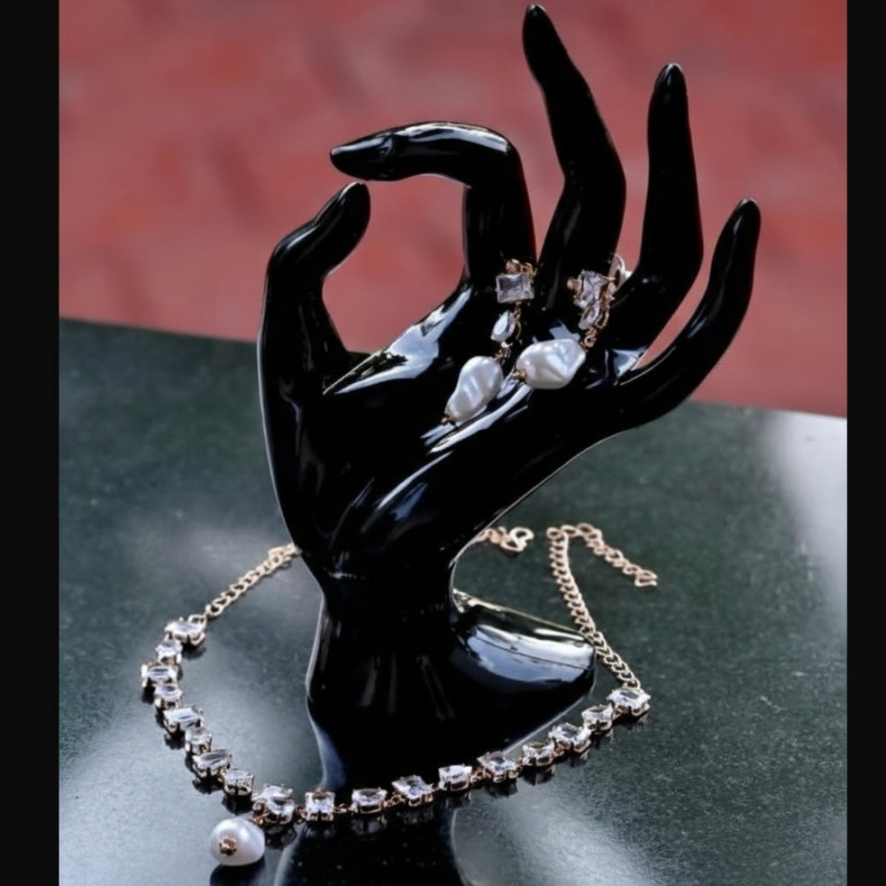 Serene Pearl Necklace Set