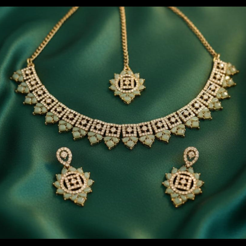 Elara Mint Necklace Set