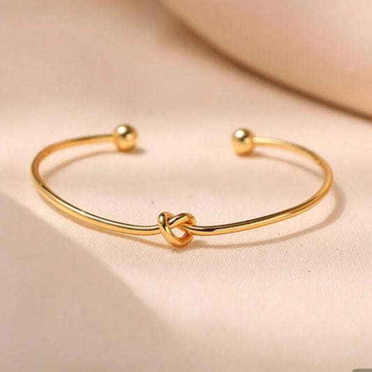 Knotted Hollow Circle Bracelet