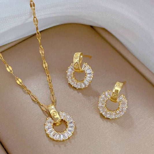 Zahra Spark Pendant Set