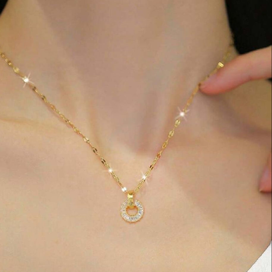 Zahra Spark Pendant Set